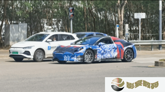 腾势首款跑车街头亮相！性能比肩保时捷911